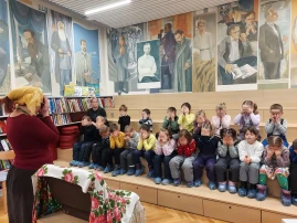 Экскурсия в городскую библиотеку им. Л.А. Гладиной. Познавательное занятие - "Музей в чемодане" Экскурсия в городскую библиотеку им. Л.А. Гладиной. Познавательное занятие - "Музей в чемодане".